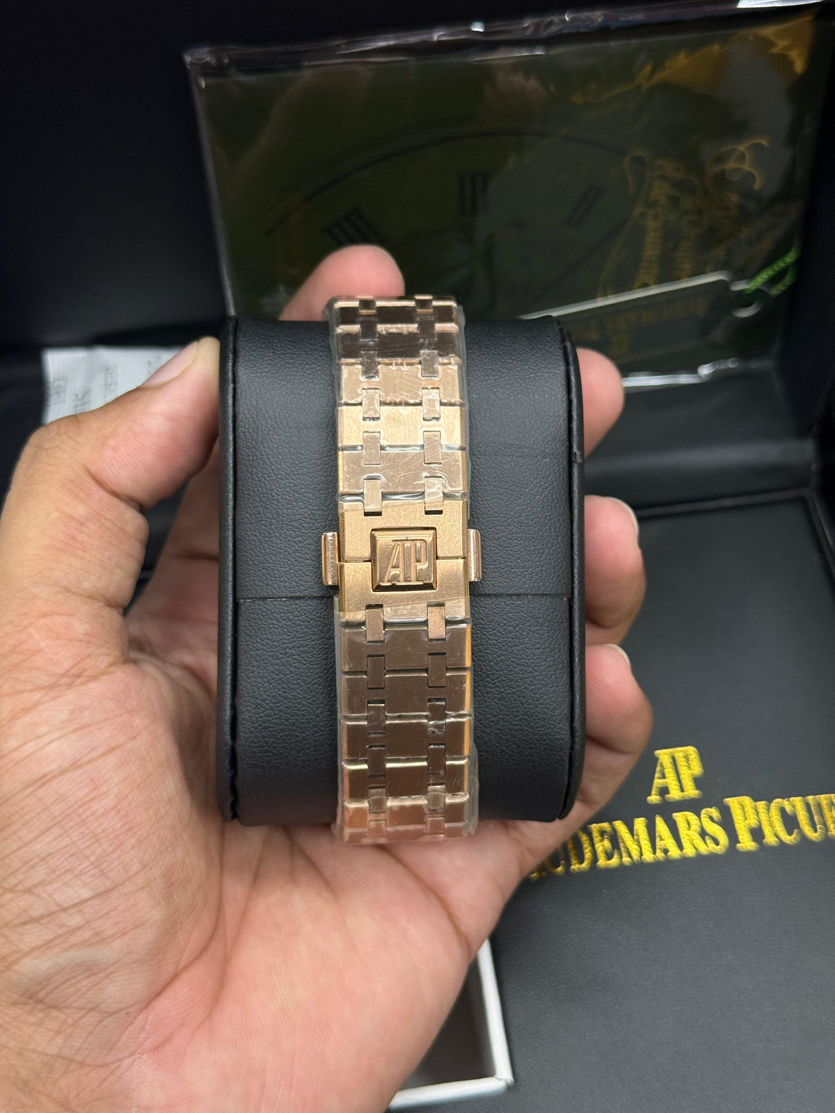 AP Skeleton | Auto | Rose Chain | Black Dial