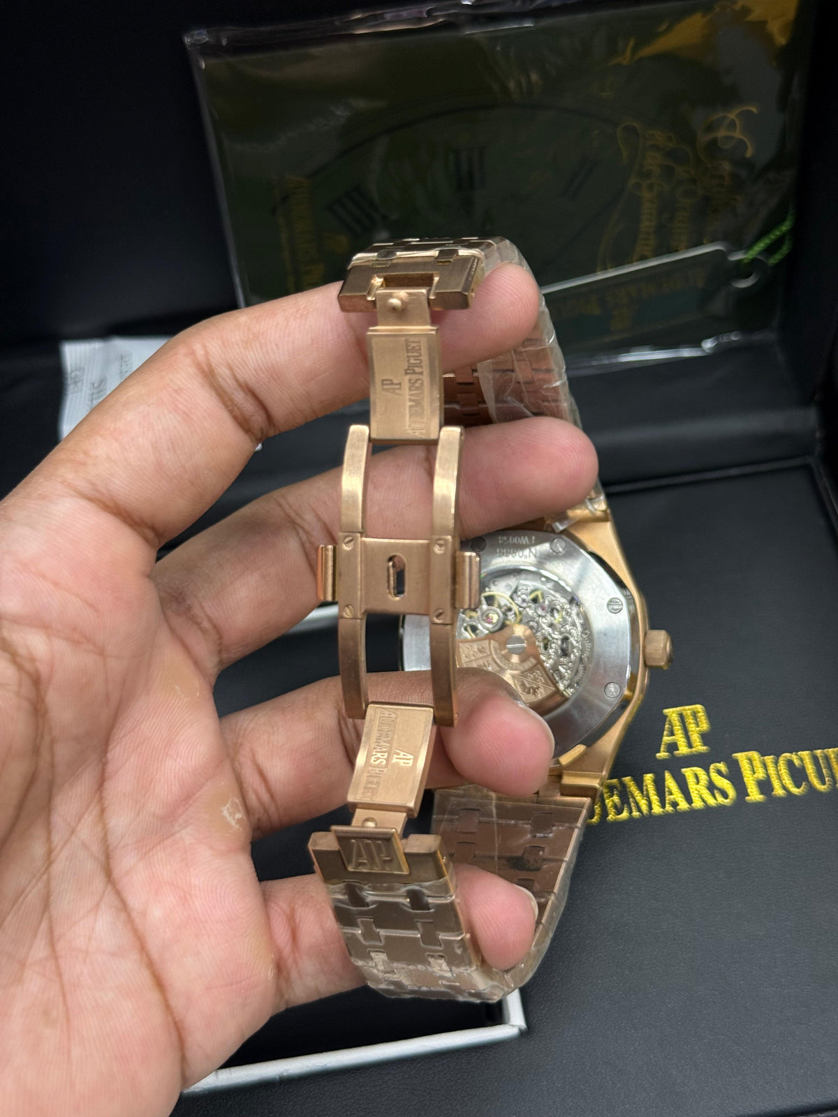 AP Skeleton | Auto | Rose Chain | Black Dial