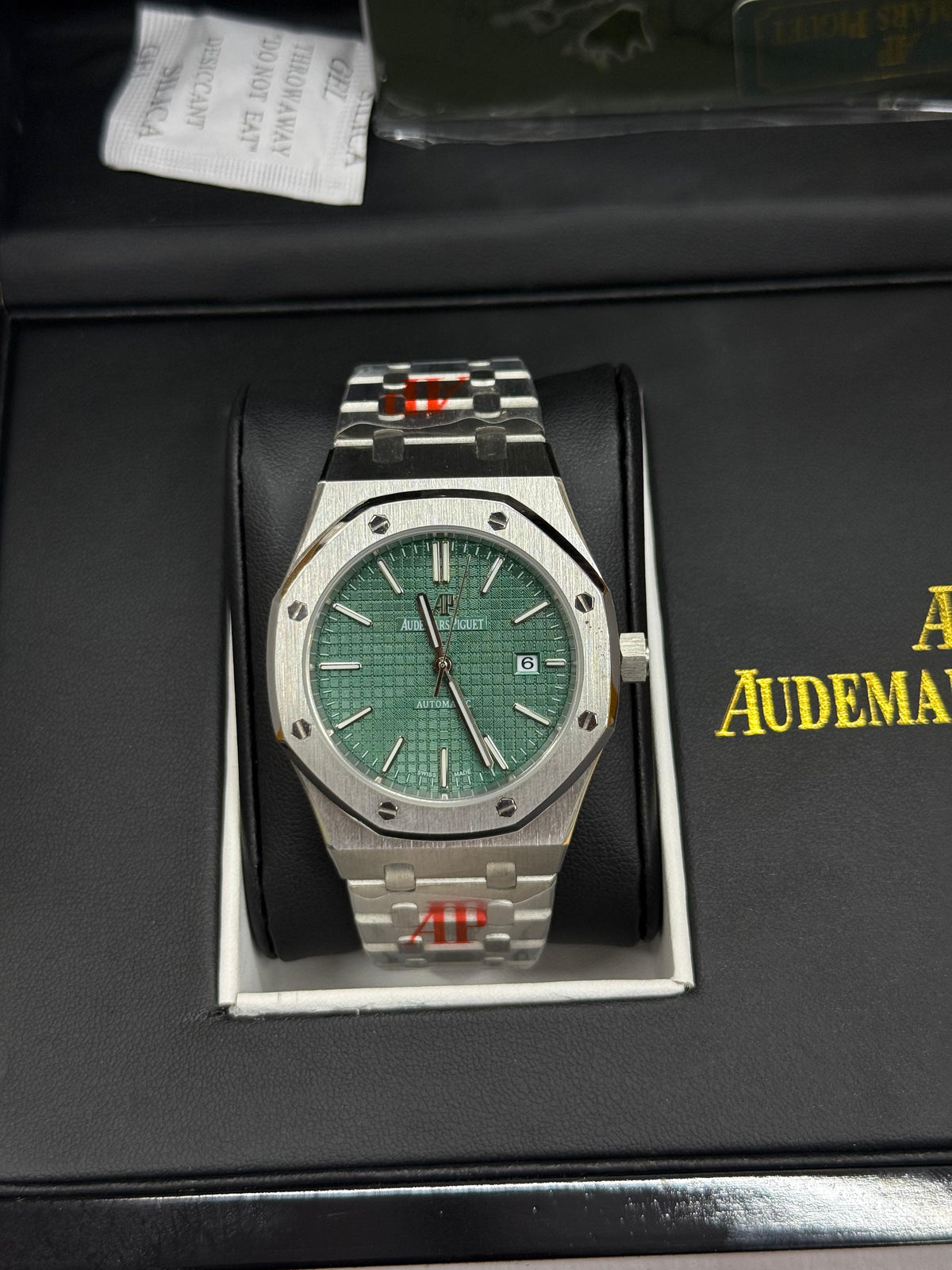 AP Auto | Silver Chain | Black Dial