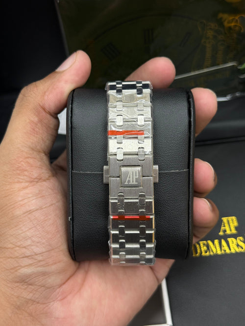 AP Auto | Silver Chain | Black Dial