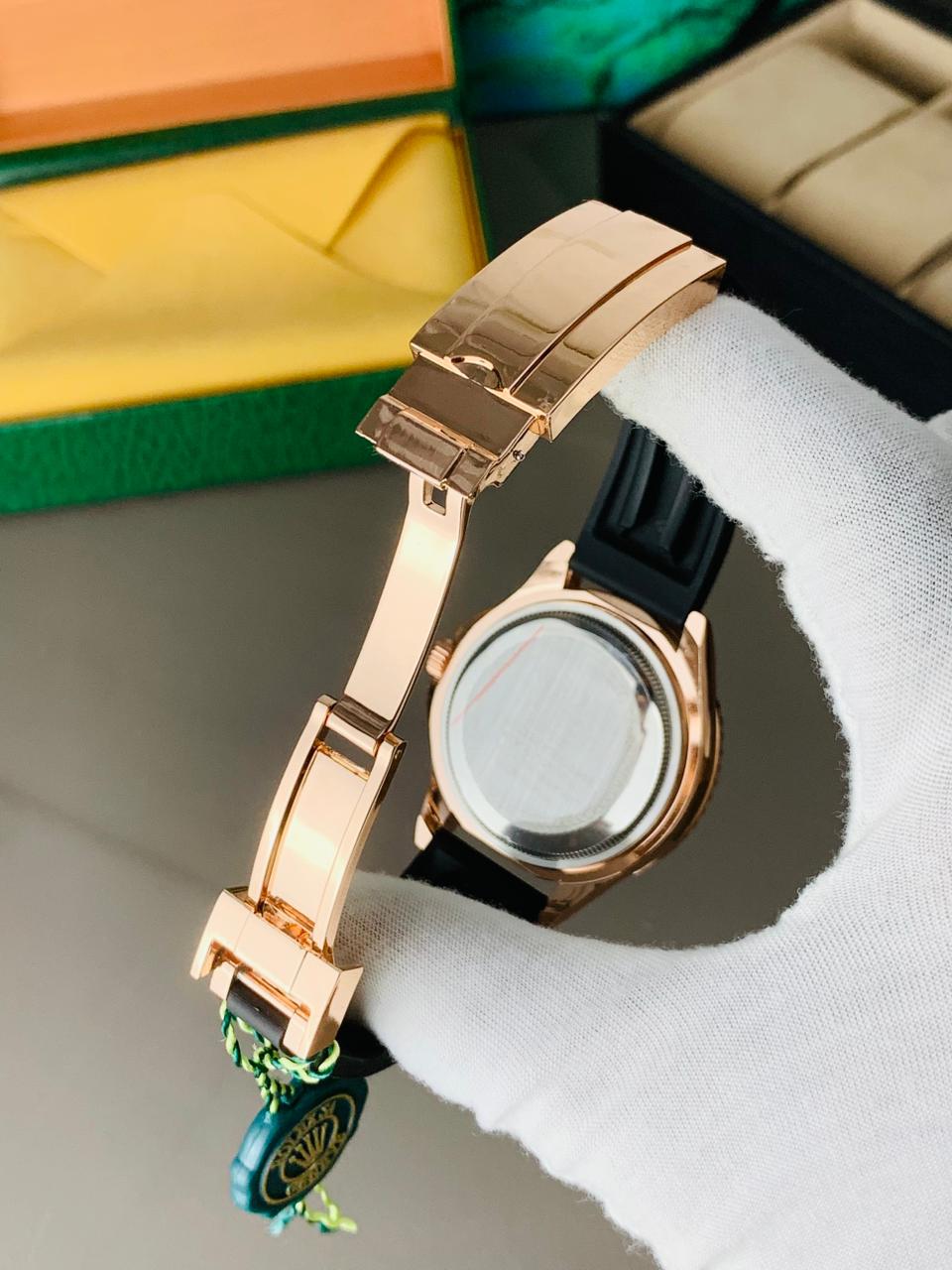 Rolex Submariner | Rose Gold & Black | Silver & Black