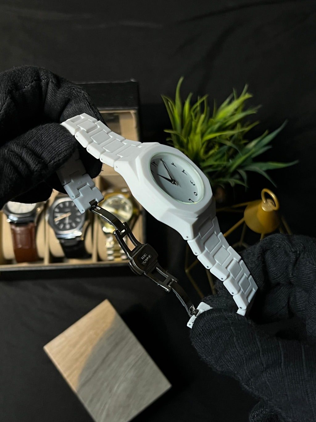 Black Arabic | Aura Watch